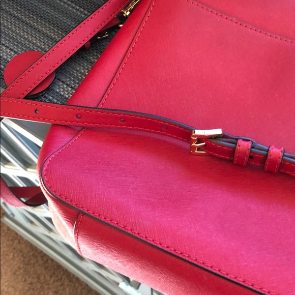 Messenger Style Crossbody Bag - Picture 14 of 16